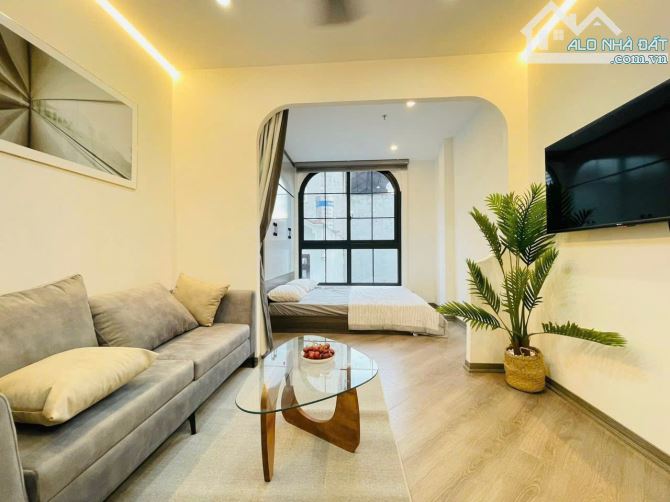 Nhà Thành Thái ô tô gần nhà 78m2 7 tầng doanh thu 78 triệu hàng tháng