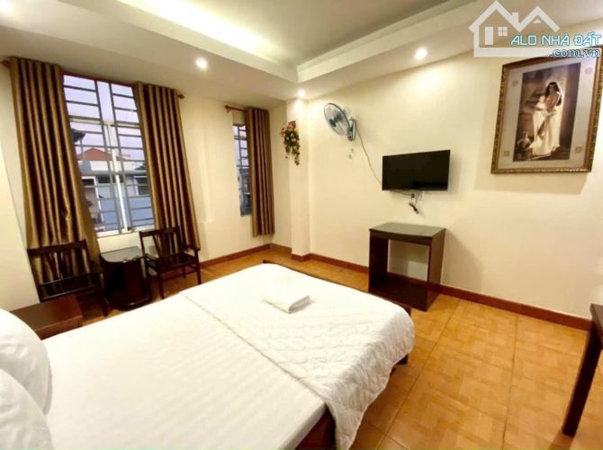 Bán Khách Sạn Mặt Tiền Hẻm P6 Gò Vấp, Nguyễn Oanh, 8x20m, 7 Tầng, Thu gần 3 tỷ.năm