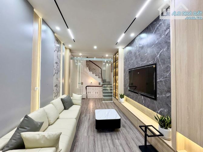 BÁN NHÀ DỐC THỌ LÃO   26m-6 tầng -7,85 tỷ   Diện tích từ tầng 1 là 31 m   Phân lô – ba gá