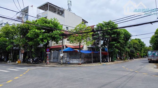 Bán lô góc Tố Hữu tặng kèm biệt thự 2 tầng