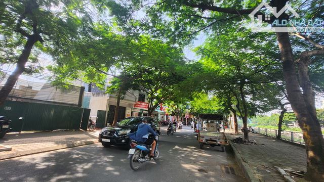 Bán mảnh đất mặt đường Vũ Tông Phan, xây văn phòng hoặc kinh doanh đa ngành nghề.