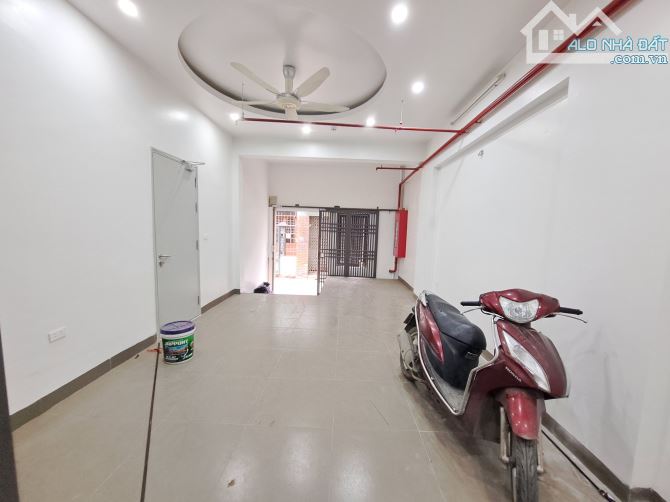 Bán tòa nhà CHCC mini cho thuê đường Tân Triều, Thanh Trì.
