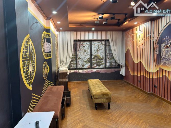 Bán nhà mặt phố Trung Phụng, quận Đống Đa, diện tích 50m2, mặt tiền 4.5 m, 8 tầng, giá 33