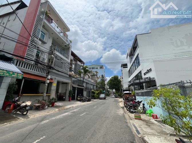 SIÊU PHẨM BIỆT THỰ 4 TẦNG – MT ĐƯỜNG SỐ P TÂN QUY, QUẬN 7 –NGANG 8M– GIÁ CHỈ 28 TỶ