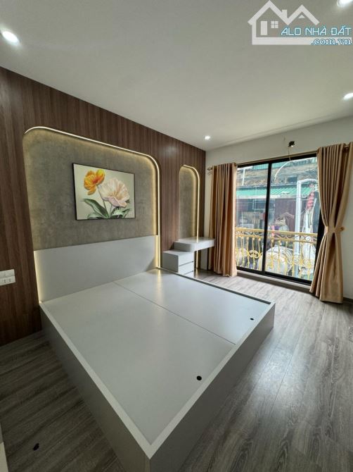 Lò Đúc nhà đẹp, 7 tầng , oto ngay cạnh. Tặng full nội thất