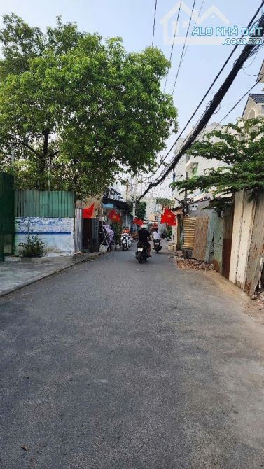 Nhà 2 tầng đường LÊ VĂN KHƯƠNG, phường HIỆP THÀNH, Q12, dt 86m2 (5mx17m) Đường 10m 💵 5,8T