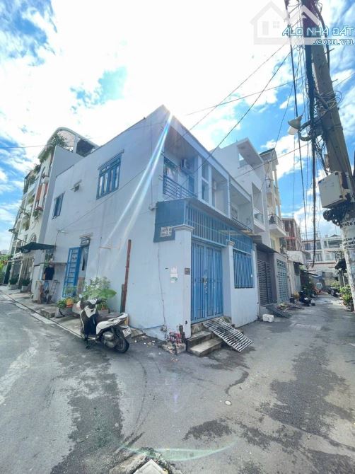 Gần UBND Phường 15 - Lê Đức Thọ; NGANG 4*20(CN đủ) sổ nở hậu nhẹ, MẶT TIỀN nhà cách 50m