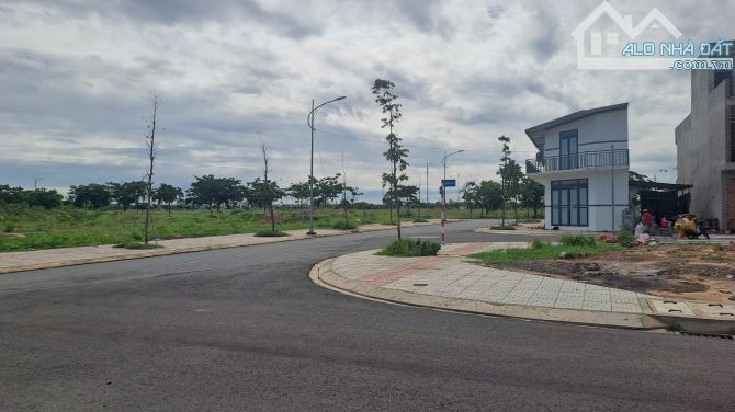 Bán đất "LÔ GÓC" đối diện công viên nằm trong khu dân cư sân bay Long Thành Đồng Nai.