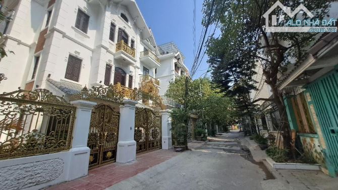 BÁN NHÀ ĐẸP NHƯ BIỆT PHỦ – KĐT ĐẠI KIM – 120M² – MẶT TIỀN 9M – Ô TÔ TRÁNH – GẦN VƯỜN HOA