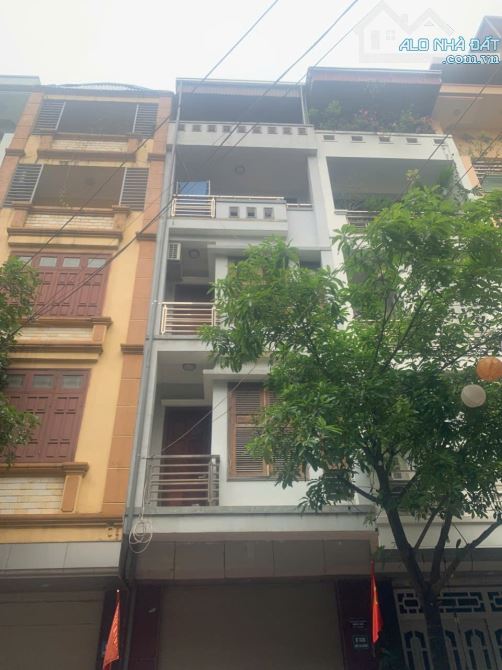 Bán nhà Phố Nguyễn Viết Xuân, 40m2, 5T, MT 4M, KD đỉnh, vỉa hè 4M, đường 15M, 21.5 tỷ