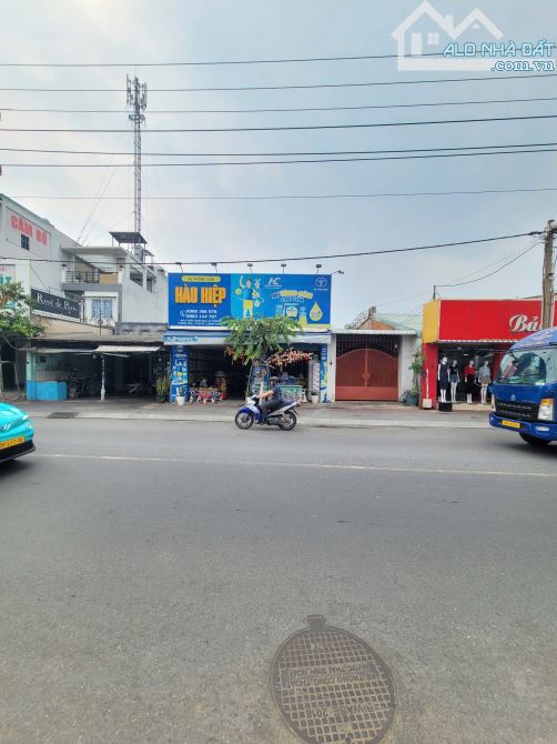 đất 212,4m2 13tyTL tặng nhà cấp 4 MT Trần Hưng Đạo p.Đông Hòa Tp.Dĩ An