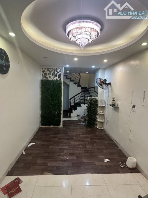 28m2 x 5 tầng , 20m Ra Mặt Phố , Ngõ To SH Quay Đầu