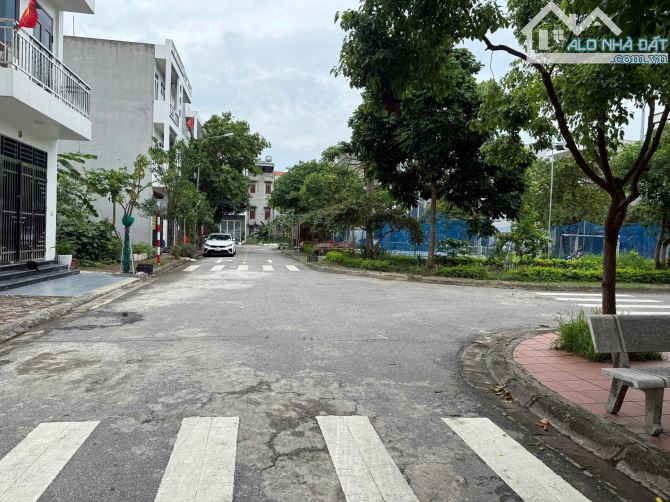 Bán đất đẹp dự án Vạn Lộc Tứ Minh, Hải Dương nhìn vườn hoa