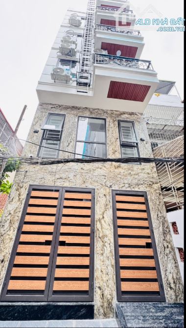 18.x tỷ/81 M2/ 7 tầng/4.5 M tiền./ ngõ Quỳnh.hai bà trưng
