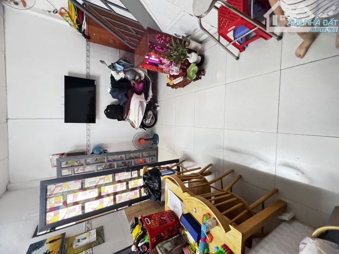 Gấp bán nhà Cách Mạng Tháng 8 - Q3- 18M - 2 Lầu chỉ 2.99 tỷ