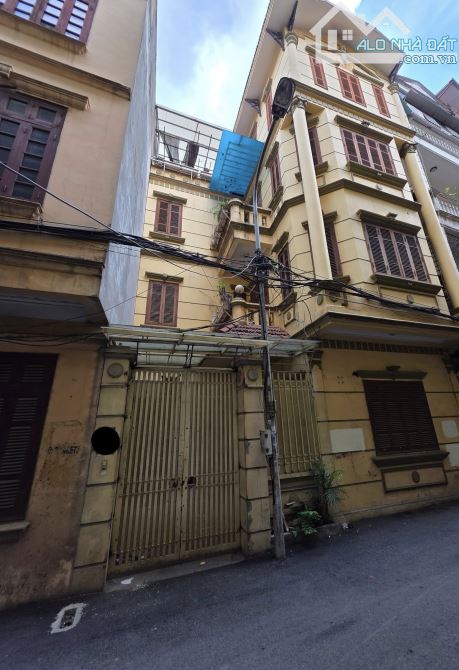 Bán nhà Xuân Thủy Cầu Giấy. Sổ vuông 50m, 4 tầng MT8m3 Giá 21 tỷ Ngõ 2 ô tô tránh, đỗ cửa