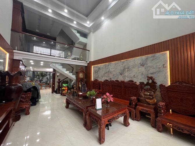 Tôi bán căn nhà Phạm Văn Bạch, P15, Tân Bình, 4 Tầng đúc, 253m2, chỉ nhỉnh 13 tỷ