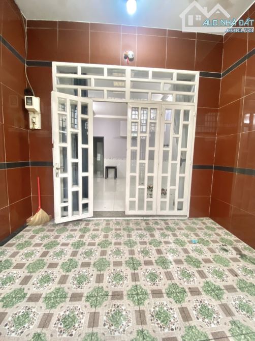 Nhà cấp 4 đường PHAN VĂN HỚN, phường TÂN THỚI NHẤT, Q12, dt 83m2 (4,5mx18m), 6,2Tỷ