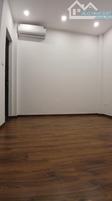 Bán gâp nhà Liên Ninh ô tô vào nhà diện tích rông giá đầu tư 70m giá 5.1 tỷ