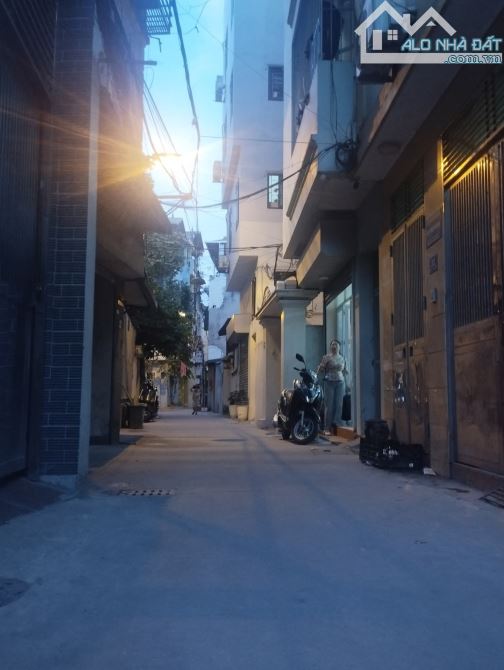 Bán đất tặng nhà Tô Hiệu phân lô, oto tránh, gần trường, chợ, 43m 4 tầng giá 10,9 tỷ