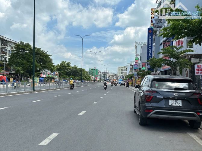 Bán nhà MTKD 111m2 ngang 4m nở hậu 6.3m Đ.số 20 thông Dương Quảng Hàm KD đa ngành 9 tỷ.