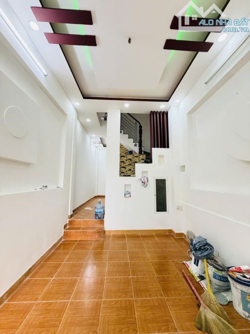 HXH CMT8 Q.10 - 38m2 - 4 tầng 4 phòng ngủ - 6.2 tỷ - Ngay chợ Hoà Hưng, Tô Hiến Thành