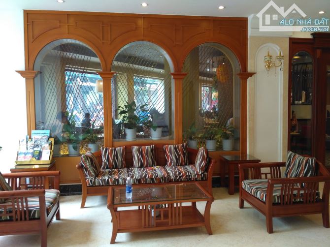 Bán khách sạn mặt phố Hàng Than DT 160m2 x 12 tầng MT 19m, Giá 150 tỷ - 1