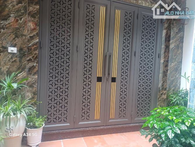 NHÀ MỚI LẠC LONG QUÂN-THANG MÁY-GẦN Ô TÔ-54m2 - 1