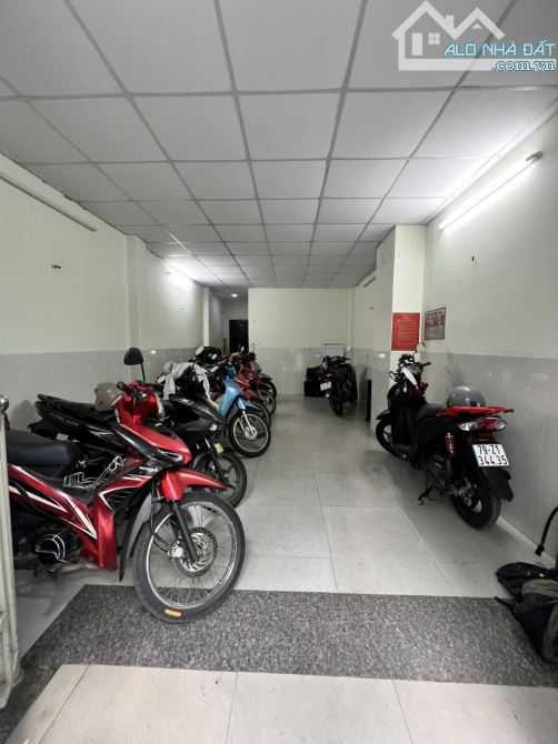 Bán gấp căn hộ dịch vụ 13 phòng. 76m2.5 tầng. đường số 11.BHH. Bình Tân. 7.8T - 1