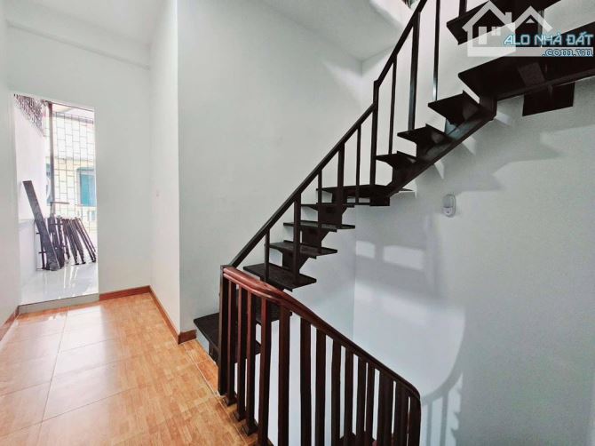 NHÀ ĐẸP - LẠC LONG QUÂN TÂY HỒ HÀ NỘI - Ô TÔ- NGÕ THÔNG. Dt 52m.5 tầng.mt 4m. Lh 035535773 - 1
