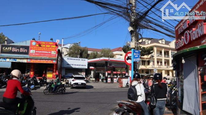 Bán đất 180m2 2 MT đường chính ngay chợ Bùi Thị Xuân giá 21.5 tỷ - 1