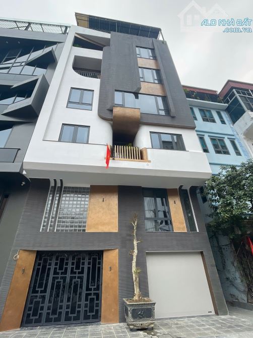 Cho thuê nhà phân lô ngõ ô tô tại Mạc Thái Tổ. DT : 65 M * 6 Tầng . MT : 5 M. Chia phòng. - 1