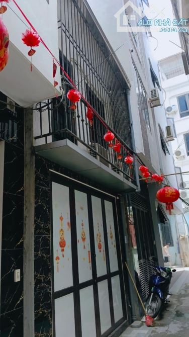 Nhà XINH phố ĐỨC GIANG 30m - MT 3,5m - giá 4,75 tỷ - 1