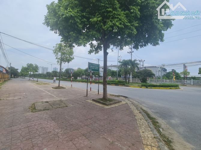 Bán lô đất doanh nghiệp gần 2500m2 đường Nguyễn Tất thành, Vĩnh yên - 1