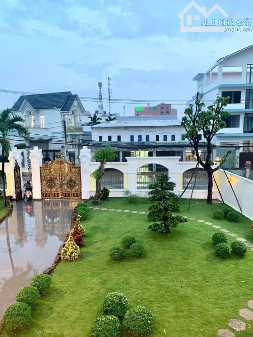 Tặng nội thất cao cấp BIỆT THỰ VƯỜN SIÊU XỊN XÒ - MẶT TIỀN TÂN XUÂN - 50M TÔ KÝ -  1600M2 - 1
