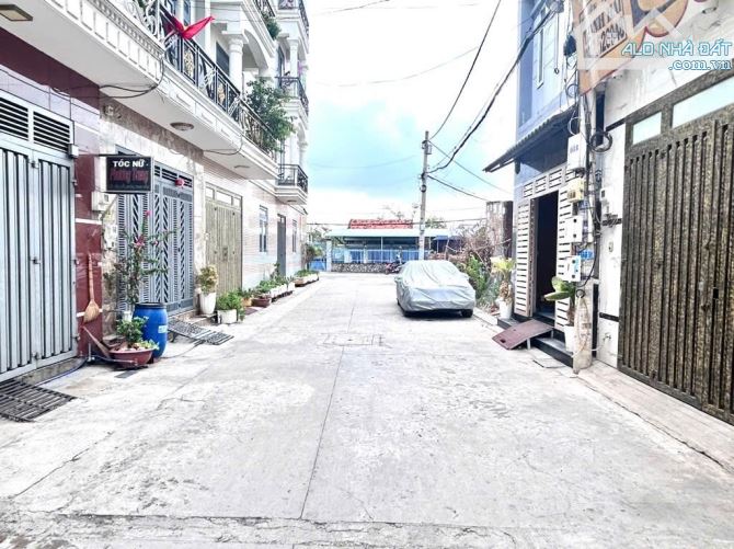 Nhà 3 tầng TẶNG FULL NỘI THẤT đường BÙI VĂN NGỮ, phường Hiệp Thành, Q12, dt 75m2(6mx12,5m) - 1
