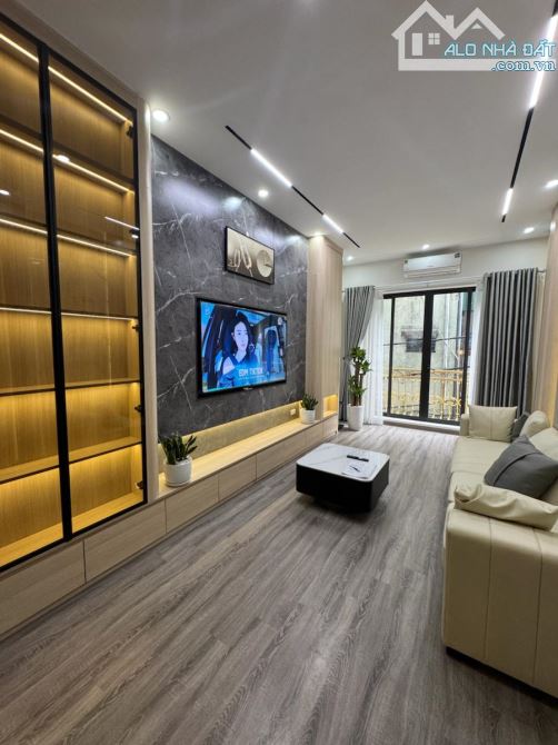 Lò Đúc nhà đẹp, 7 tầng , oto ngay cạnh. Tặng full nội thất - 1
