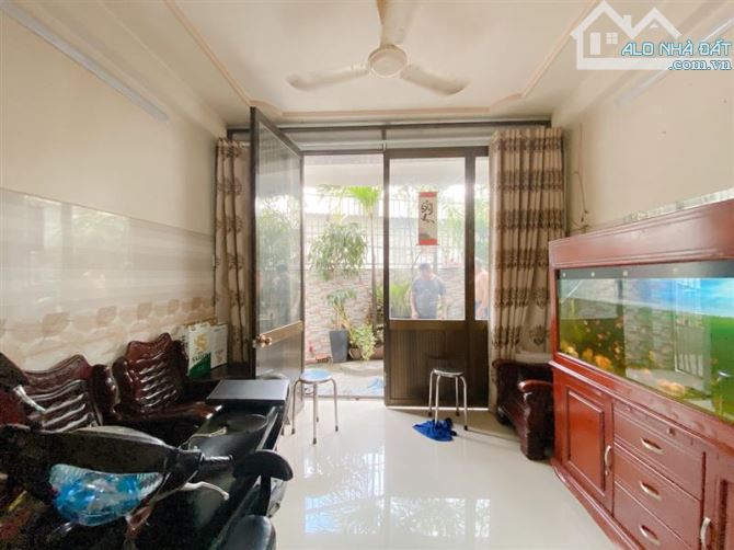 Bán nhà An Dương Vương, gần Võ Văn Kiệt, An Lạc, 99m2 - 10x10 - 2 tầng, chỉ hơn 6 tỷ. - 1