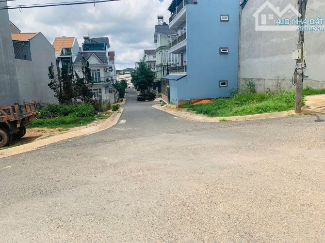 Giảm từ 4.2 tỷ còn 3.9 Lô Đất thổ cư diện tích lớn sổ riêng xây dựng, đường Nguyễn Hoàng - 1