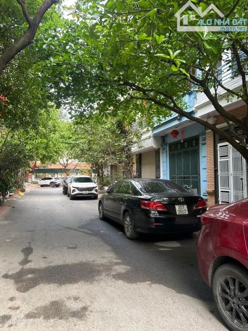 BÁN NHÀ TRẦN QUỐC HOÀN 60m2.GARA Ô TÔ + 2 Ô TÔ TRÁNH TRƯỚC NHÀ - KINH DOANH VĂN PHÒNG - 1
