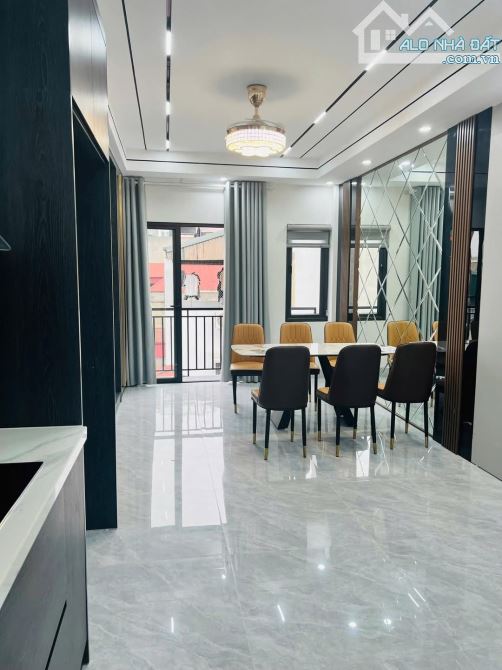 BÁN NHÀ PHỐ HOÀNG NHƯ TIẾP LONG BIÊN 12 TỶ 51 m 6 TẦNG THANG MÁY LÔ GÓC Ô TÔ KD - 1