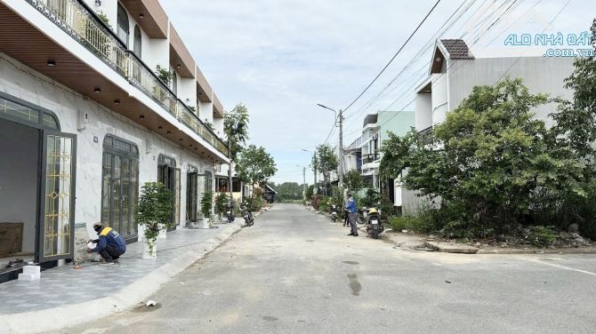 Nhà 1 Lầu Mặt Tiền Đường Vừa Ở Vừa Kinh Doanh, 2PN 2WC. Full Nội Thất . Giá Rẻ 635 Triệu - 1