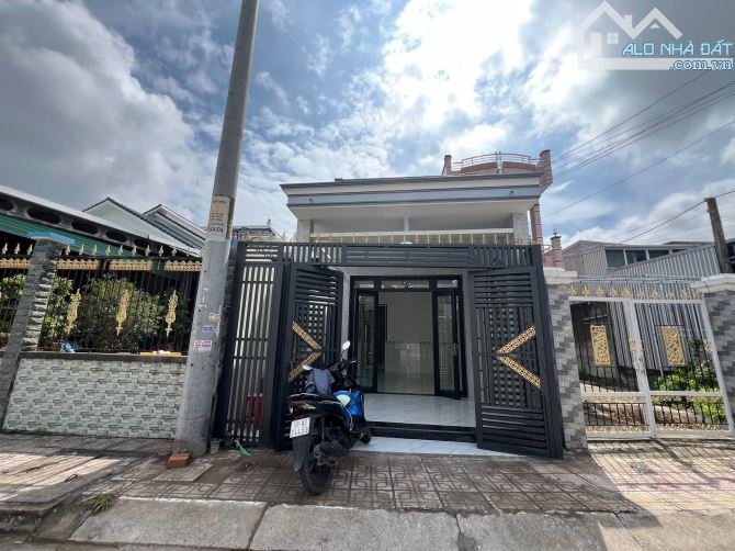 Nhà Mặt Tiền Ngay Chợ 4,3 x 28m. Vừa Ở Vừa Kinh Doanh . Sổ Hồng Riêng Còn Bớt - 1