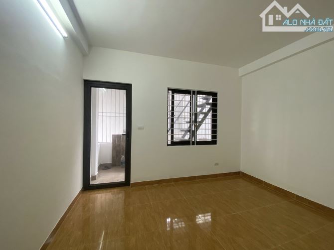 BÁN NHÀ HOÀNG HOA THÁM – NGÕ RỘNG – 30M² – 6 TẦNG – MẶT TIỀN 4M – 7.5 TỶ - 1