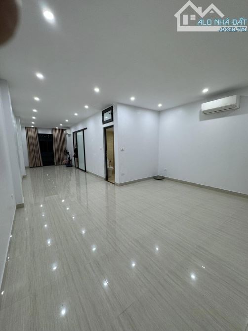 Nhà mới đẹp ở ngay Cầu Giấy Sổ vuông 54m, 8 tầng MT5m Giá 23 tỷ Ô tô đỗ cửa Đầu tư cực tốt - 1