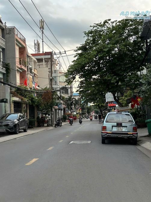 Bán nhà MTKD 111m2 ngang 4m nở hậu 6.3m Đ.số 20 thông Dương Quảng Hàm KD đa ngành 9 tỷ. - 1