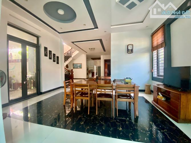 SIÊU ĐẦU TƯ- BIỆT THỰ VIEW SÔNG 2 TẦNG - DIỆN TÍCH KHỦNG 315M2 - NGANG 15M- CHỈ BÁN GIÁ ĐẤ - 1