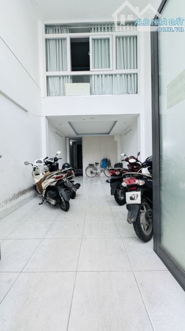 Gấp bán nhà Sài Gòn, Nam Kỳ Khởi Nghĩa, giá 13.8 tỷ, 5 tầng, dt 70m2. - 2