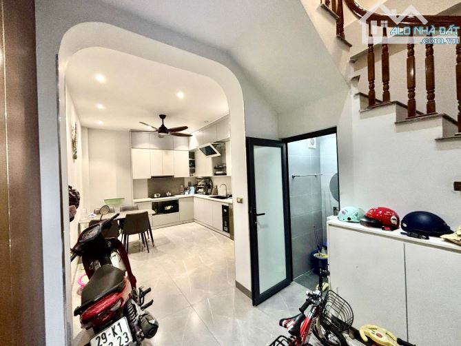 Cần Bán Gấp Nhà Ngọc Thuỵ 50m2-hơn 11 tỷ-GARA Ô TÔ-Ô TÔ TRÁNH-DÂN XÂY-FULL NỘI THẤT - 2