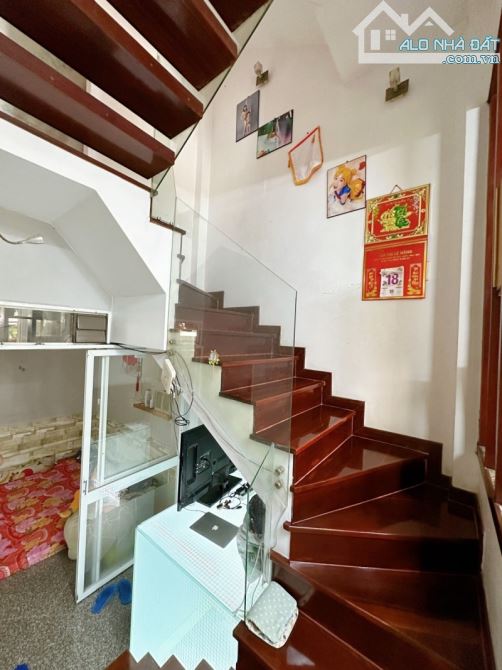 Gấp bán nhà Sài Gòn, kế Mt Nam Kỳ Khởi Nghĩa, giá 8.3 tỷ, dt 43m3, 5 tầng. - 2